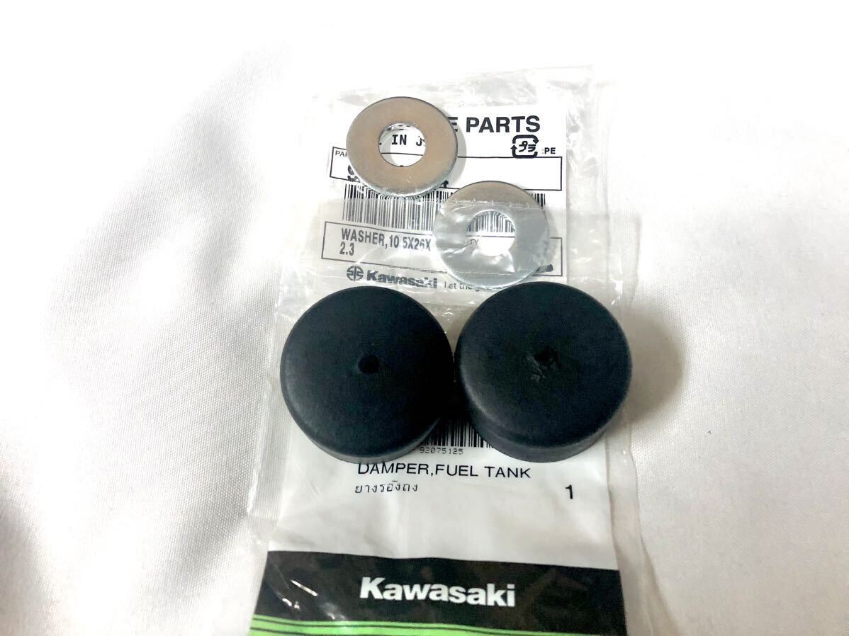 新品 KZ1000 Z750D1 KH400 ゲージ付 タンクキャップ ブラック 新品 KZ1000 Z750D1 KH400 ゲージ付 タンクキャップ ブラック