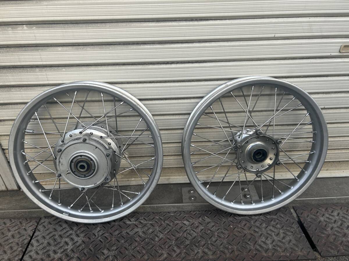 sr400 純正スポークホイール　前後セット YAMAHA SR400純正ホイール・タイヤ前後セット - メルカリ