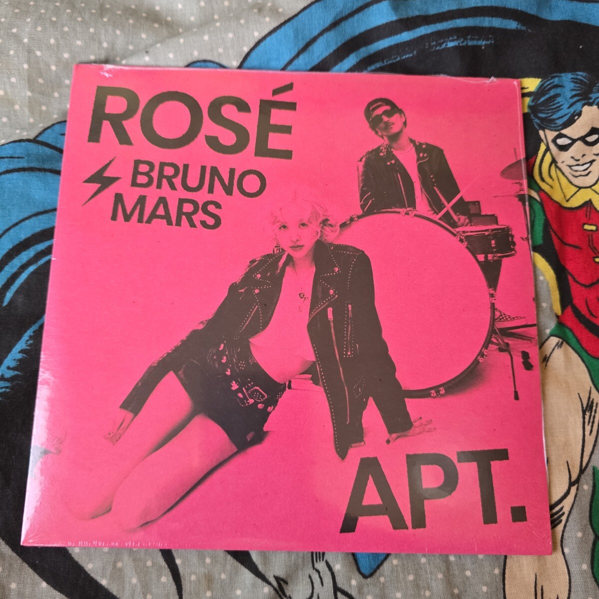 ROSE/BRUNO MARS/ APT ７インチ ROSE/BRUNO MARS/ APT 7インチ APT. (7” single) (white) – ROSÉ
