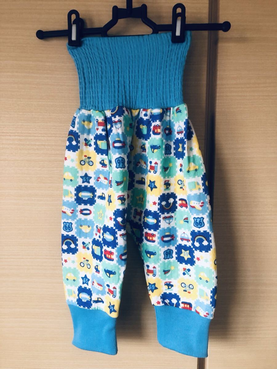 ☆新品　未着用　ボトムス　腹巻き付き　乗り物柄　90☆