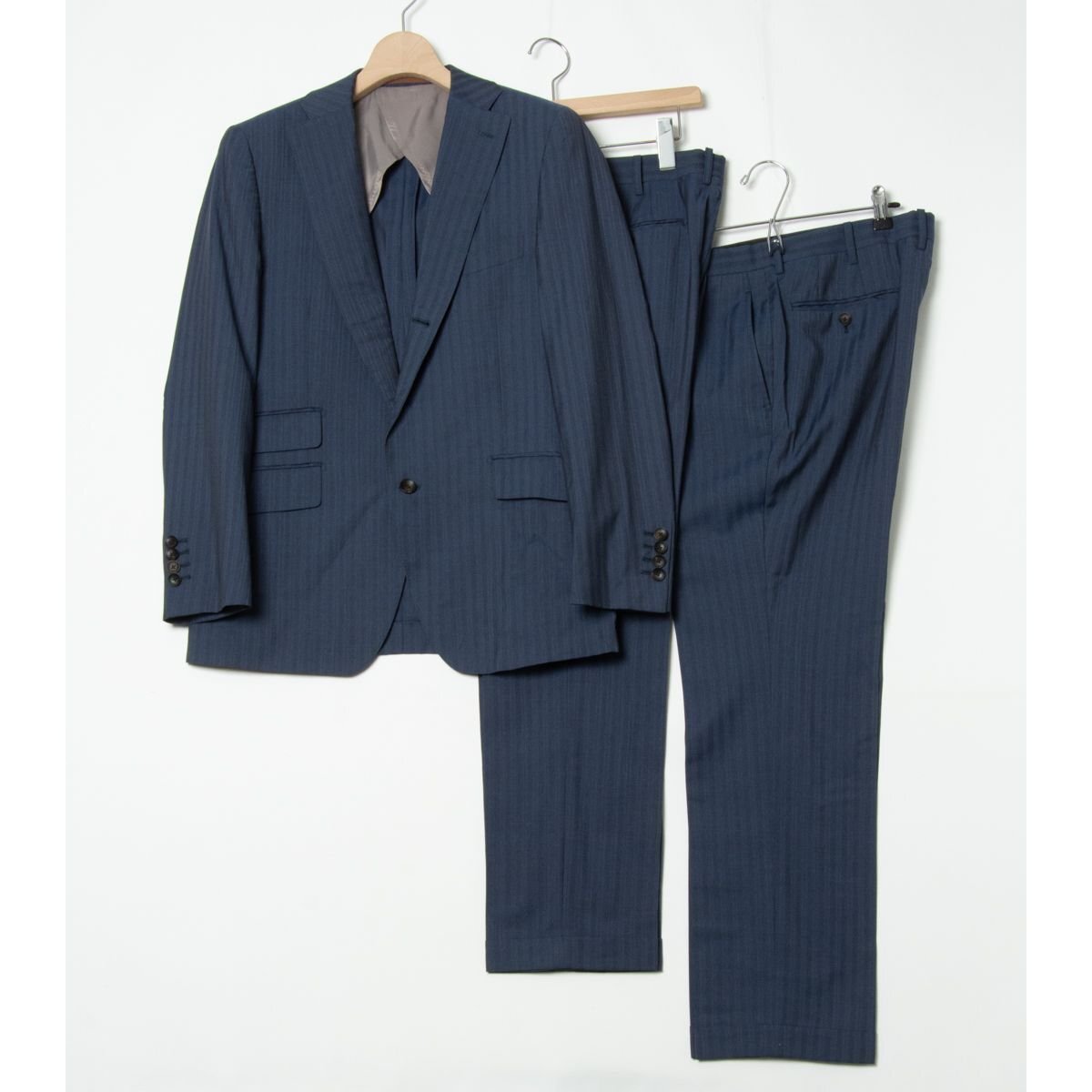 9-37【未使用】美品HILTON アンジェリコANGELICO スーツ 19787-141-