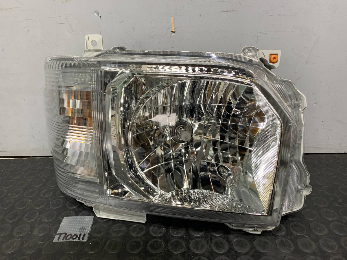 【新車外し】ハイエース　ヘッドライト 2個セット Yahoo!オークション -「ハイエース純正 新車外し」(ヘッドライト