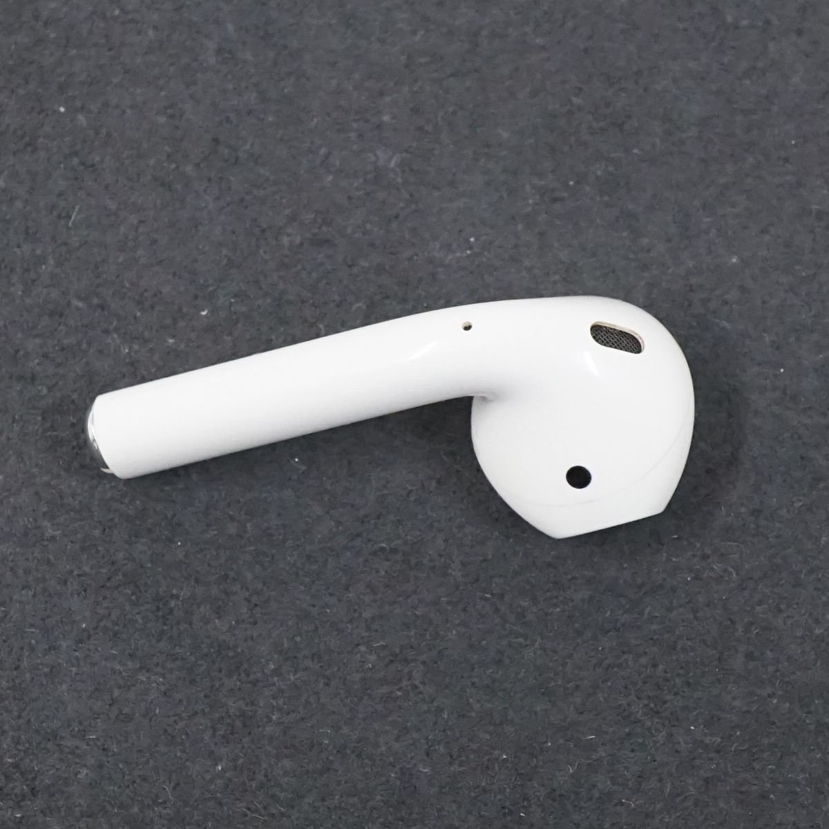 Apple AirPods with Charging Case 第2世代 MV7N2J/A