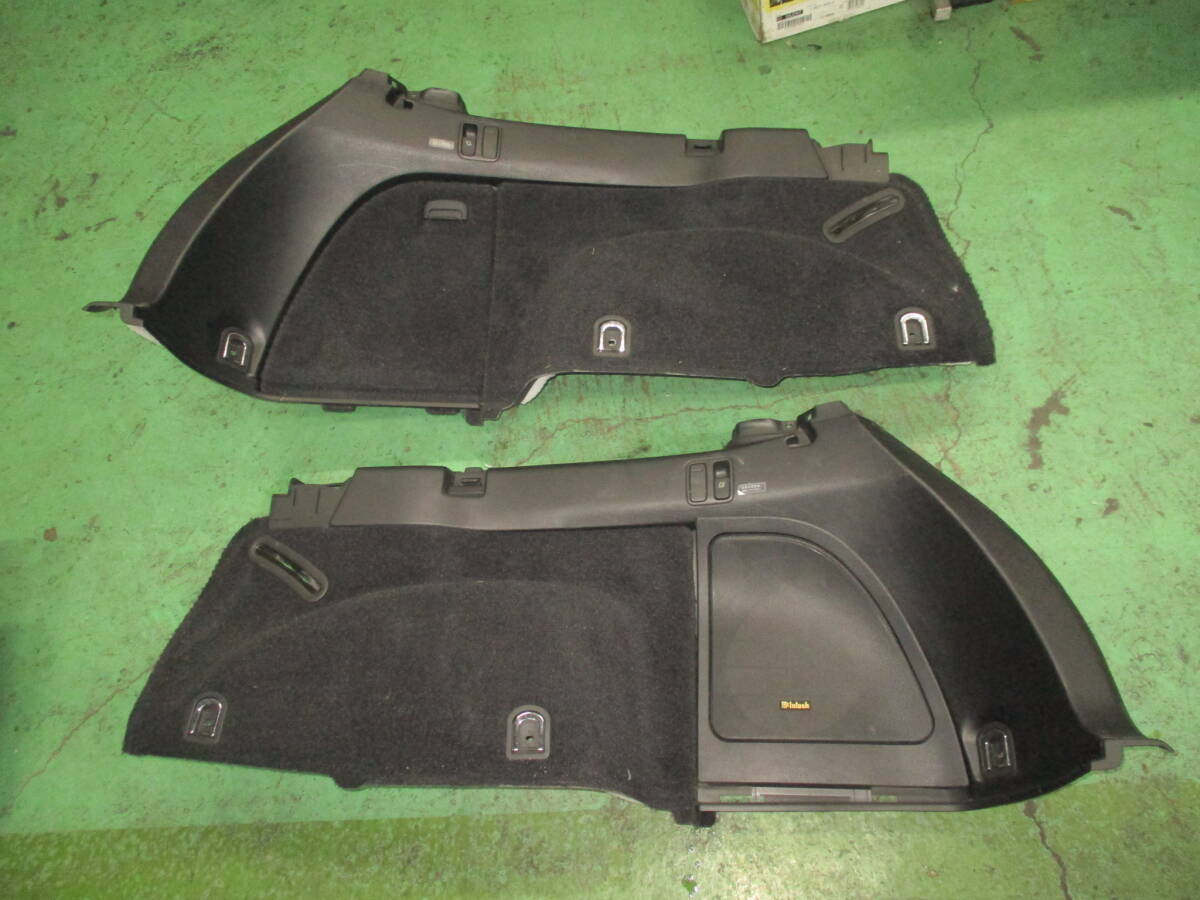 レガシィ（BP5）　マッキントッシュ仕様車ラゲージルーム内張り左右！