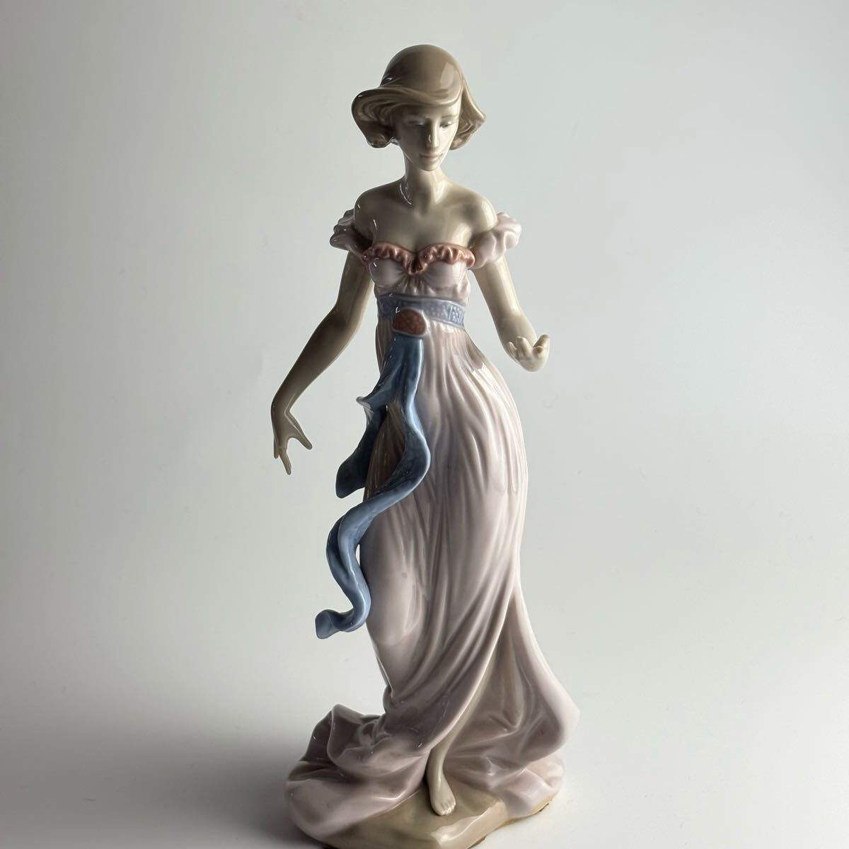 リヤドロ　『恋するロバ』　フィギュリン　絶版品　※美品 LLADRO (リヤドロ) フィギュリン ユートピア 花の小径