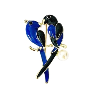 ブローチ おしゃれ シンプル 普段使い フォーマル 入学式 人気 アンティーク 鳥 青い鳥 幸せ フェイクパール 北欧雑貨 プレゼント