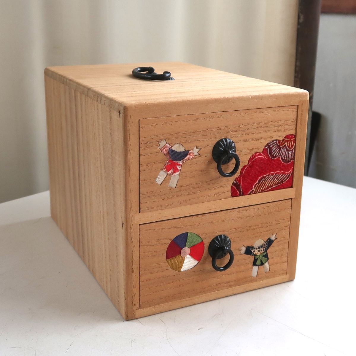 木工芸品 時代作品【桐小物引き出し 22x16x23.7cm】携帯型