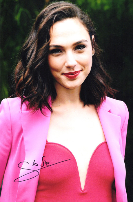 映画ヘンリー・カヴィル, ベン・アフレック & ガル・ガドット 直筆サインフォト ヘンリー・カヴィル, ベン・アフレック & ガル・ガドット 直筆