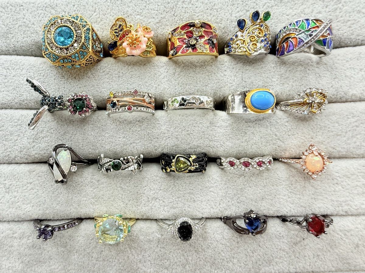 アクセサリー　イミテーション　まとめ売り　重量　約3.2kg　ジャンク アクセサリー イミテーション まとめ売り 重量 約3.2kg ジャンク