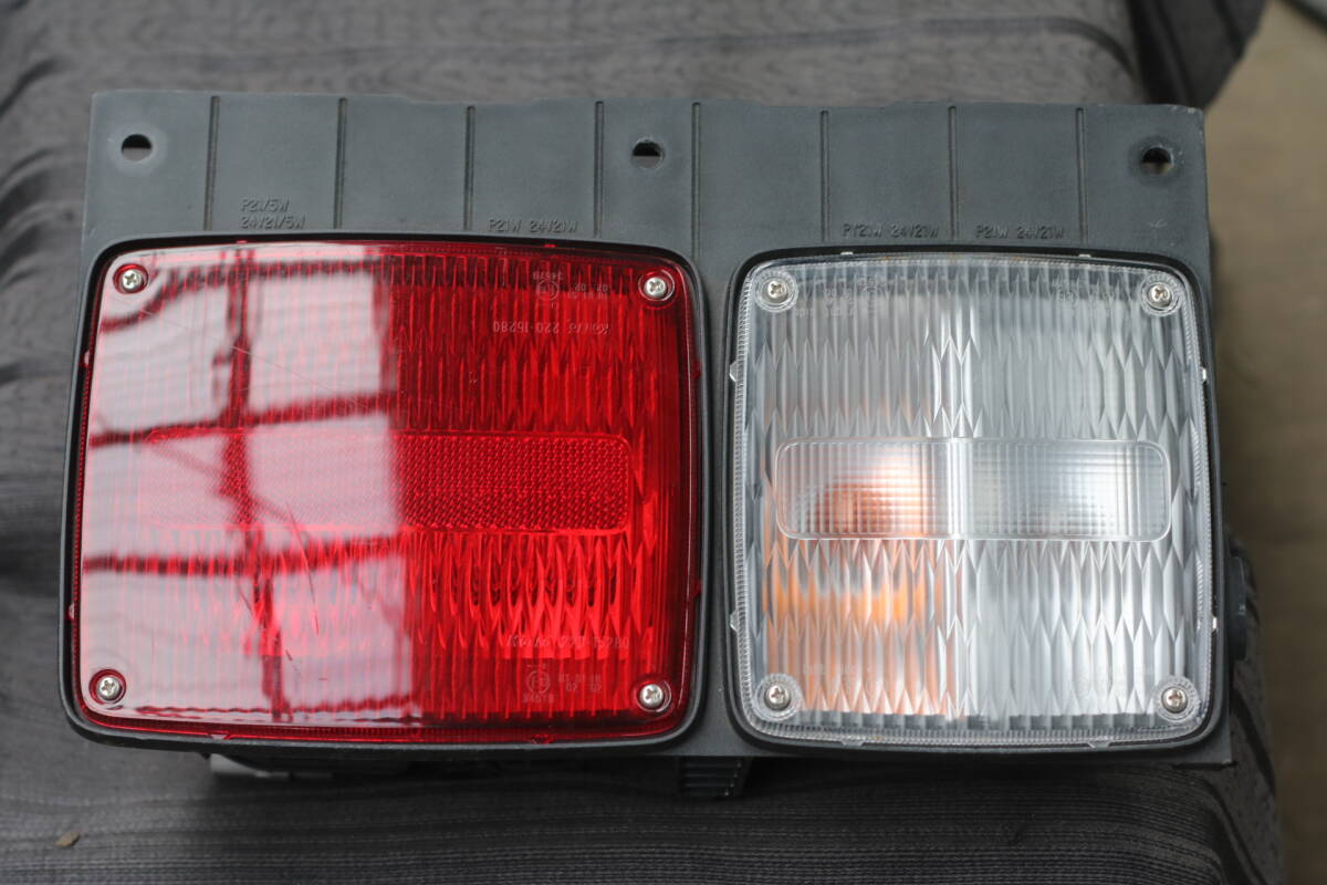 小糸製作所　日野純正テールランプ 小糸製作所 KOITO 純正テールランプ 補修用レンズ 小糸 FK