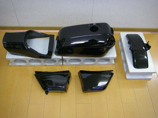 エイプ50/100 FX仕様　タンクカバーセット 「羽タイプ」　新品未使用 1797165303.jpg