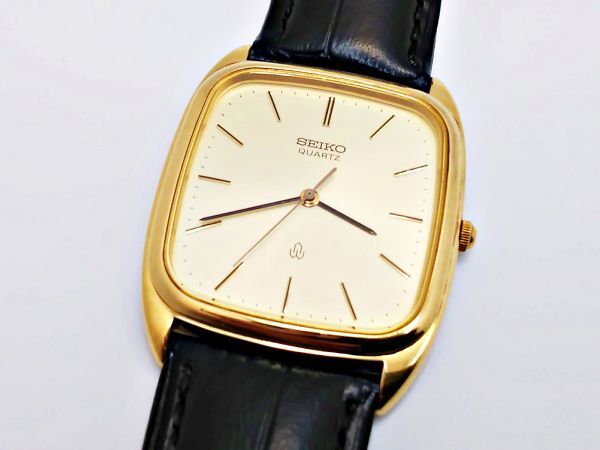 未使用 80s SEIKO シャリオ クォーツ 電池交換済 日本製 腕時計 80s 未使用 SEIKO シャリオ クォーツ 純正尾錠 電池交換済 腕時計