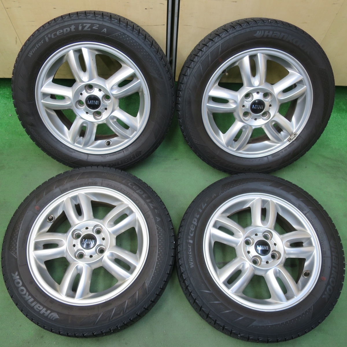 石川県175/65R15 4H100 15x5.5J +40 9分山スタッドレスタイヤアルミホイール 4本セット スイフト キューブ イグニス ポルテ スペイド 2025年最新Yahoo!オークション -175 65 15 100 (4穴 4h)(自動車