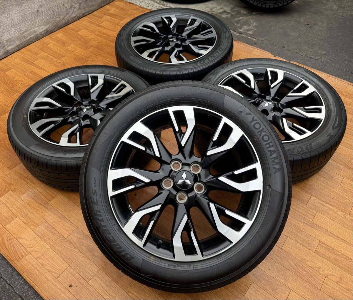 新型アウトランダー　ディーラーOPホイール（ブラック）& 純正タイヤ 1セット 新型アウトランダー ディーラーOPホイール（ブラック）& 純正