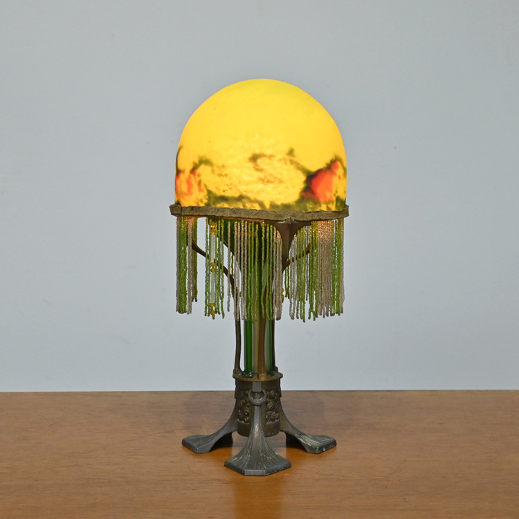 【新品未使用】クリスタルガラスの保管ドームスタンド クリスタルガラスの保管ドームスタンド