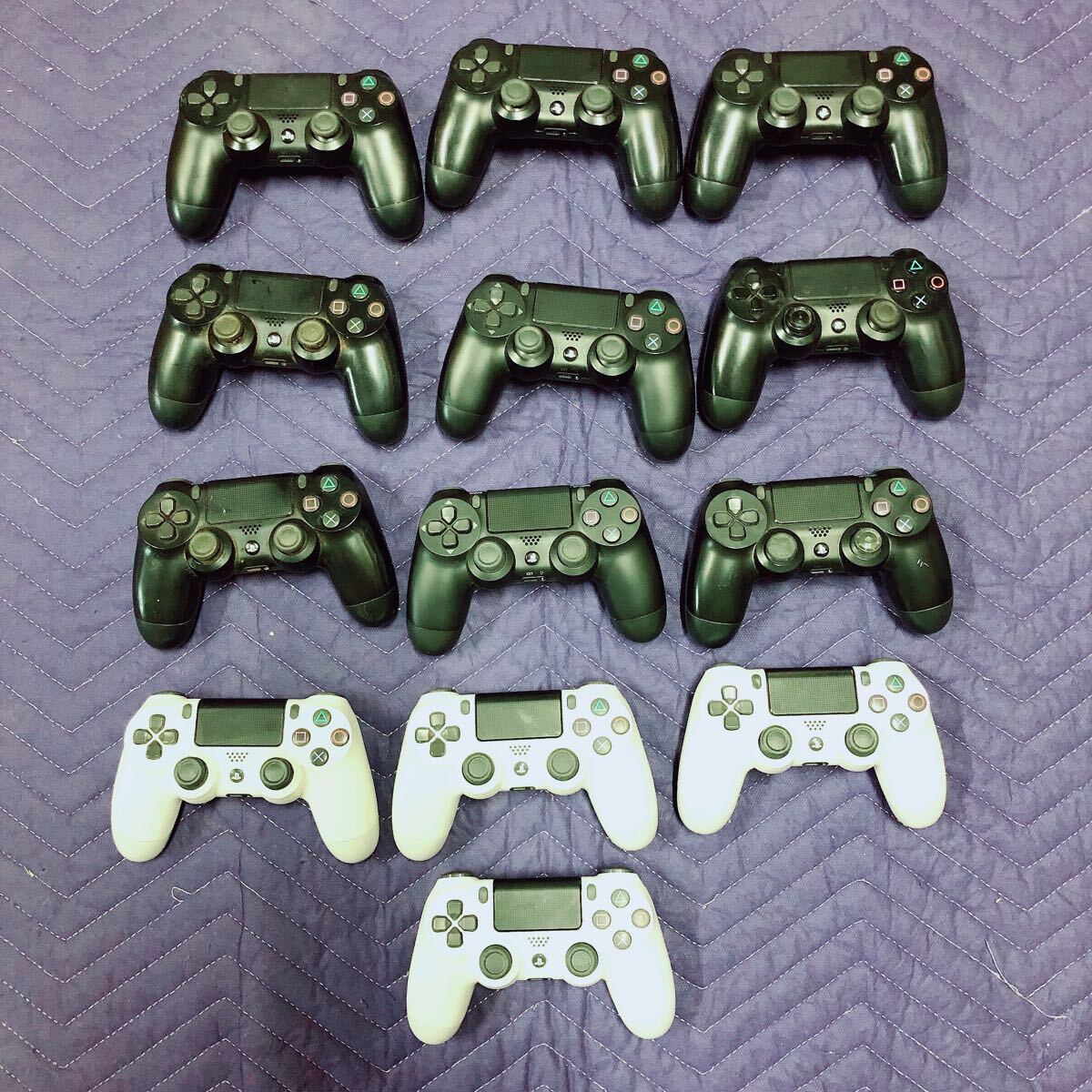 SONY CUH-ZCT2J 13  ps4コントローラー　新品未開封。 PlayStation PS4 純正 ワイヤレスコントローラー DUALSHOCK 4