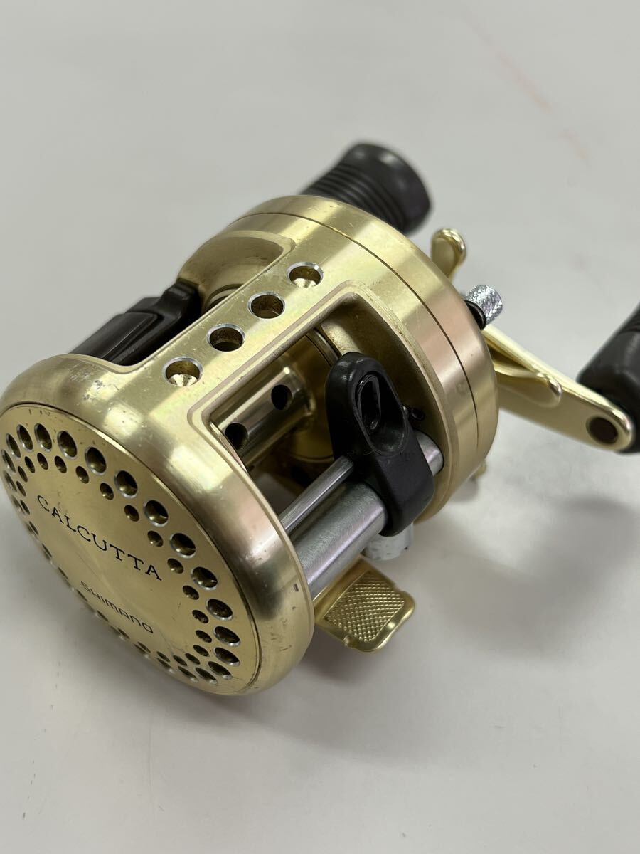 シマノカルカッタ101XT 左 シマノ カルカッタ コンクエスト 101 左 (リール) 価格比較