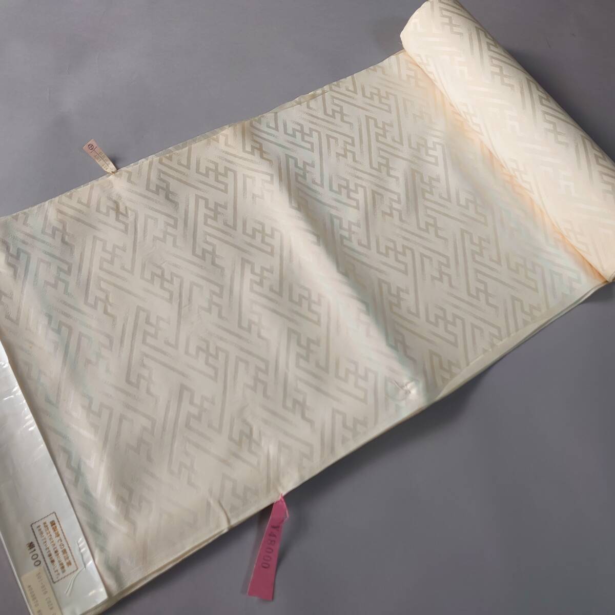 新品 裄70cm迄OK 振袖用 極上 倫子地 長襦袢 反物 正絹18ｍGｓ978 新品 裄70cm迄OK 振袖用 極上 倫子地 長襦袢 反物 正絹18mGs978 新品 裄