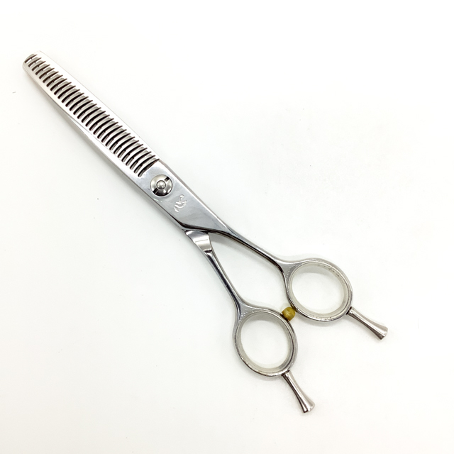 6インチセニングシザー 20%スキ率 新品 美品 6インチ セニングシザー 20%切れ味抜群！新品 ✨切れ味抜群プロ