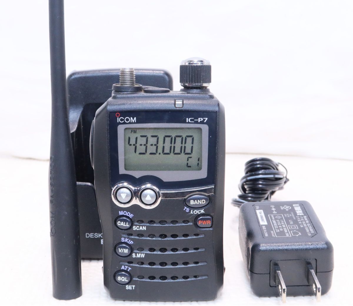 ICOM IC-P7 トランシーバー デスクトップチャージャー付き ICOM IC-P7 トランシーバー デスクトップチャージャー付き