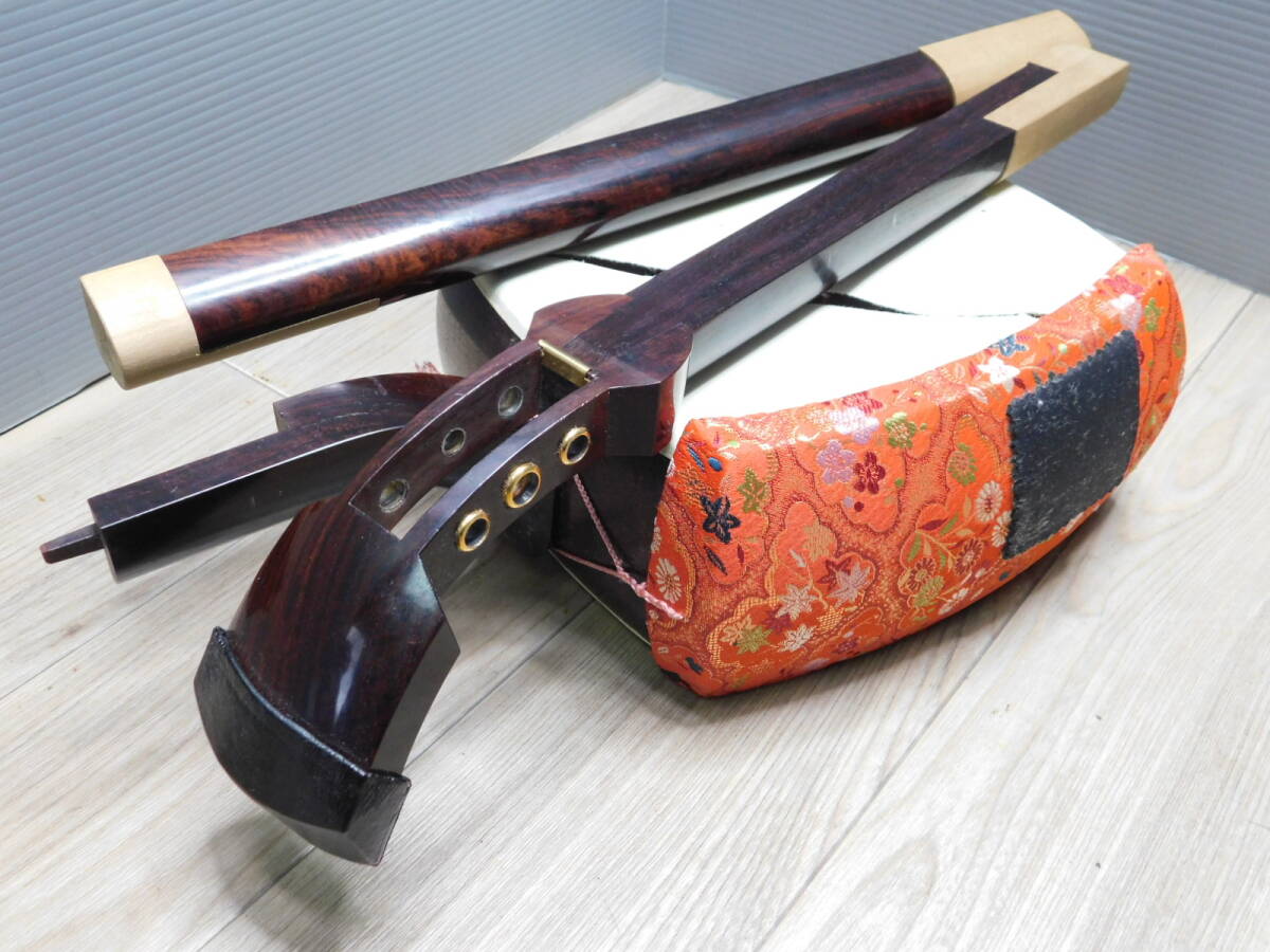I）高級 和楽器 三味線 純銀 紅木 ハードケース付き I）高級 和楽器 三味線 純銀 紅木 ハードケース付き I）高級 和