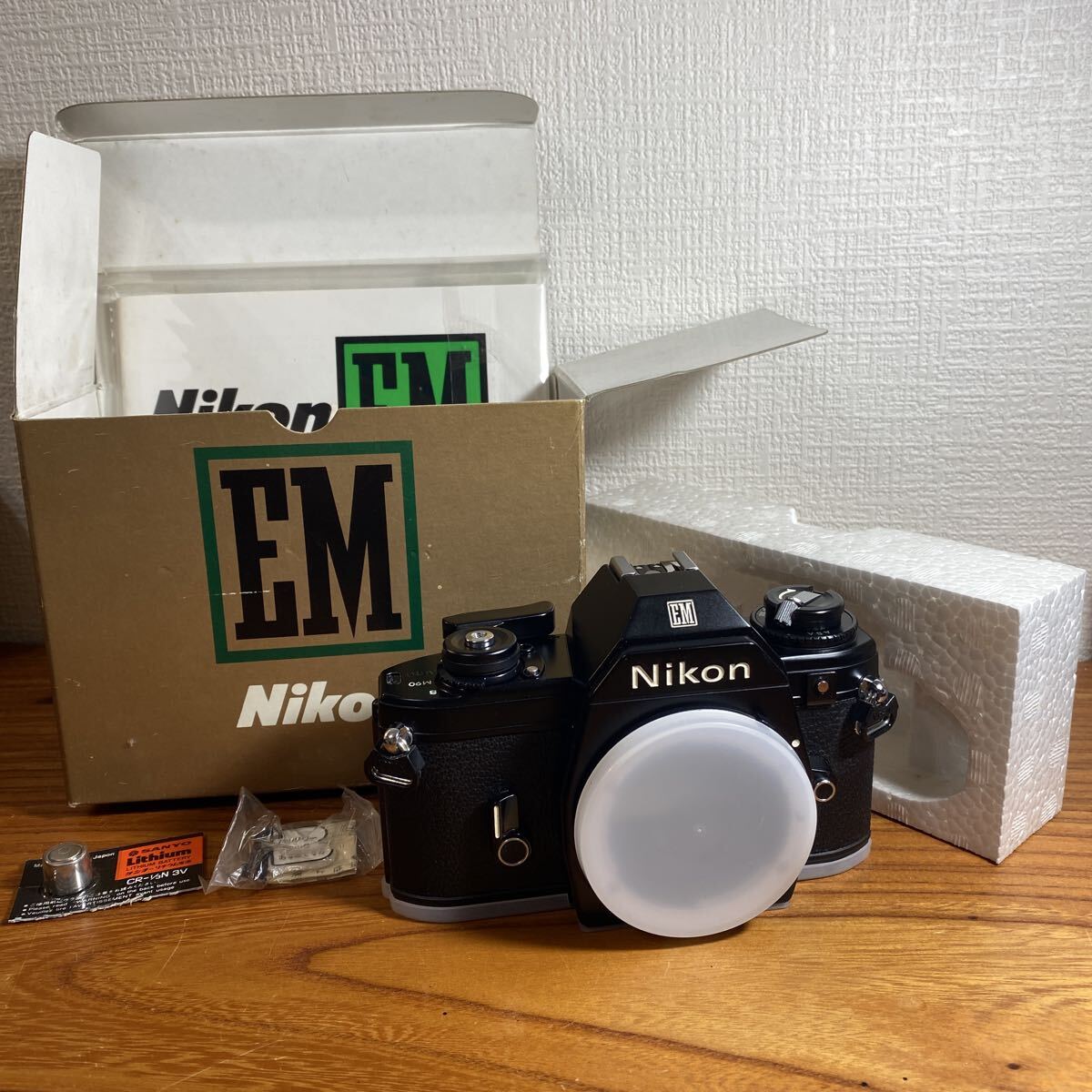 ジャンク品扱い ★☆ Nikon EM ボディ 一眼レフ フィルムカメラ ニコン ニコン NIKON EM ボディ◇一眼レフフィルムカメラ/ジャンク品