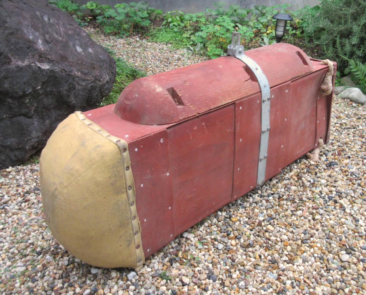 旧日本陸軍（海軍？）・小型航空機用物糧投下嚢（コンテナ、ファイバー製　落下傘部隊