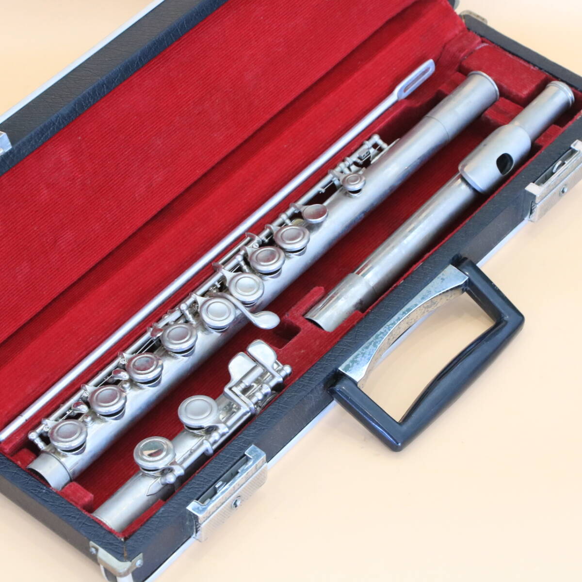 Pearl NC-330EN パール フルート 管楽器 シルバー 美品 Pearl NC-330EN パール フルート 管楽器 シルバー 美品 Pearl NC