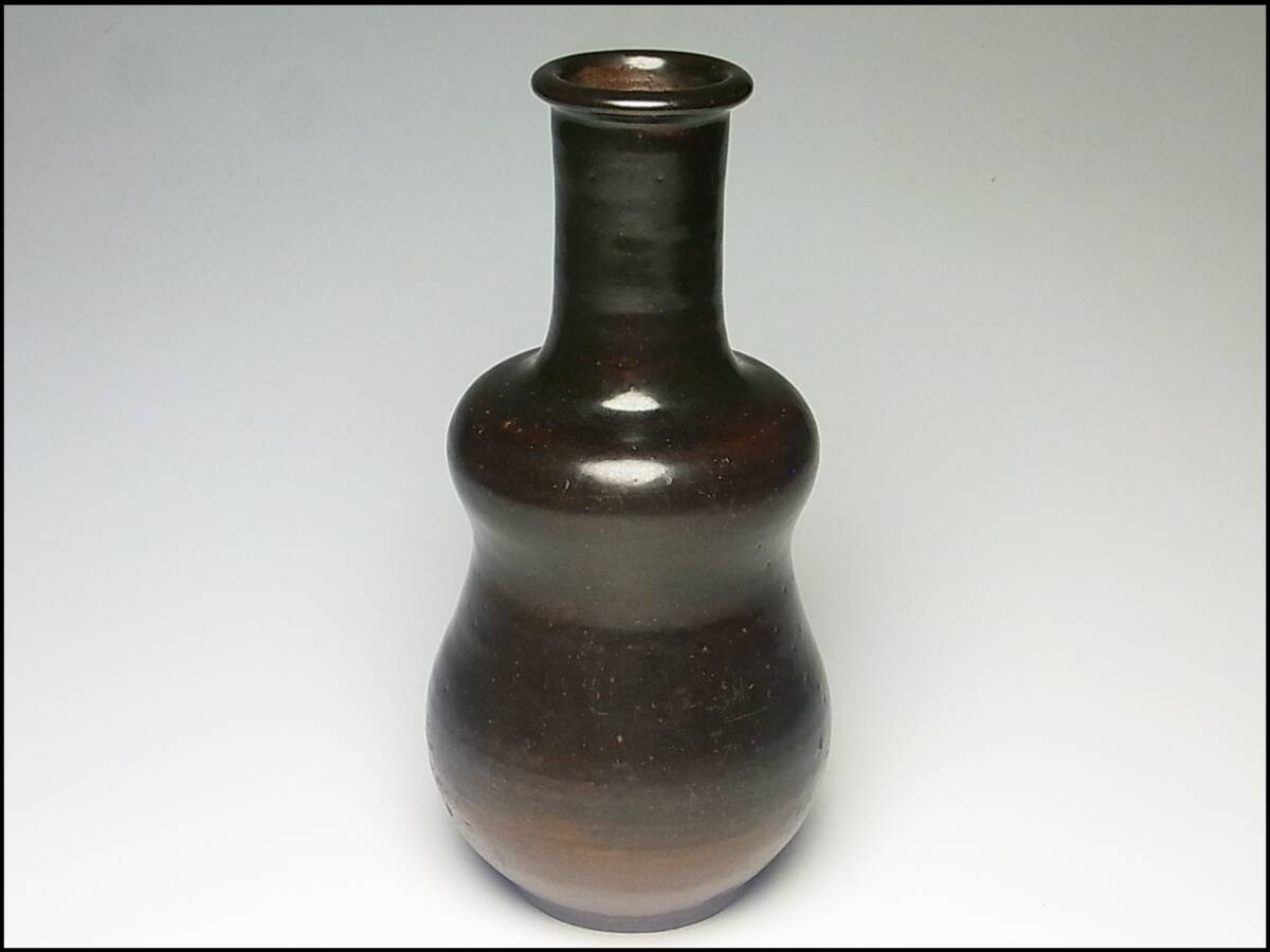 骨董　アンティーク　琉球古陶　沖縄　酒器　黒釉徳利　一輪挿し　渡名喜瓶　嘉瓶 骨董 アンティーク 琉球古陶 沖縄 酒器 褐釉徳利 一輪挿し
