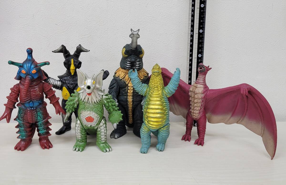 Yahoo!オークション -「ゼットンソフビ」の落札相場・落札価格