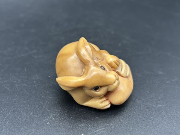 彫刻　根付　置物 根付」のアイデア 26 件 | 印籠, 根付け, 彫刻