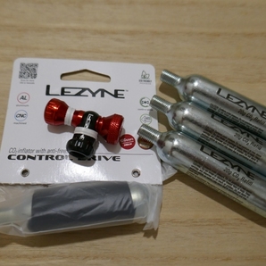LEZYNE CONTROL DRIVE CO2 16G 赤 レザイン CO2インフレーター