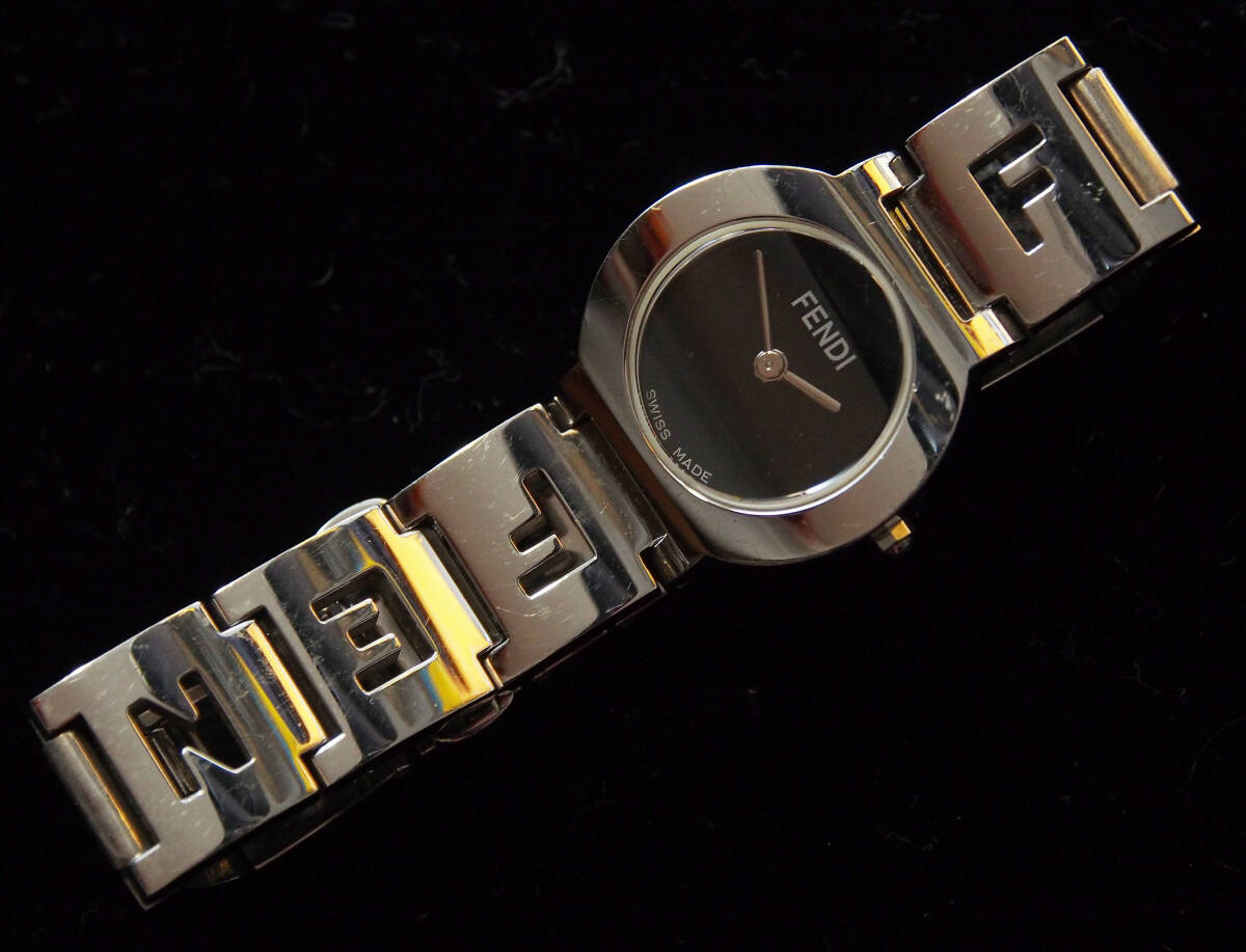 マキボン様予約FENDI 腕時計　vintage 美品　綺麗。目立つ傷汚無し。 マキボン様予約FENDI 腕時計 vintage 美品 綺麗。目立つ傷汚無し。