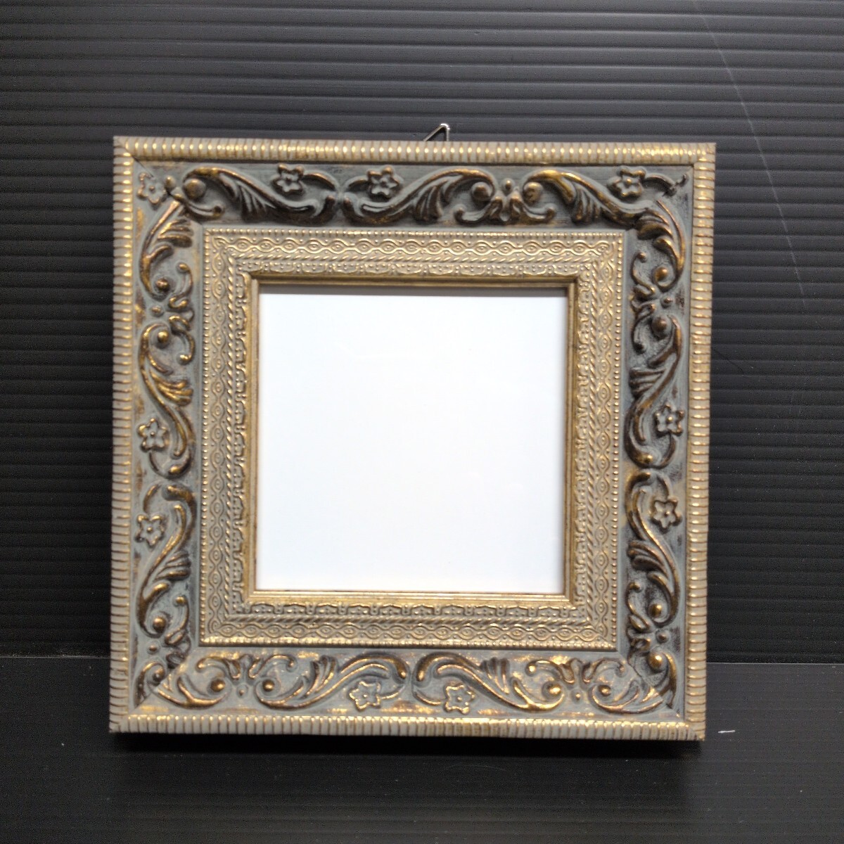 Yahoo!オークション -「額縁 アンティーク ゴールド」の落札相場