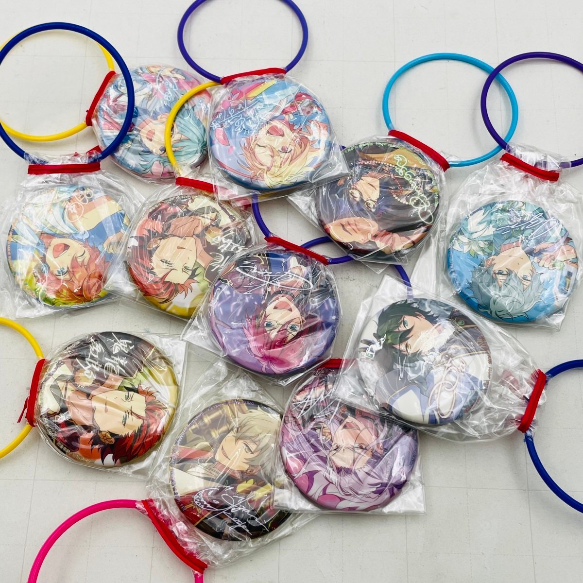 新品　中古　缶バッジ　キーホルダー　160点まとめ商品 モモマルくん 缶バッジキーホルダー ① | ノベルティ制作なら