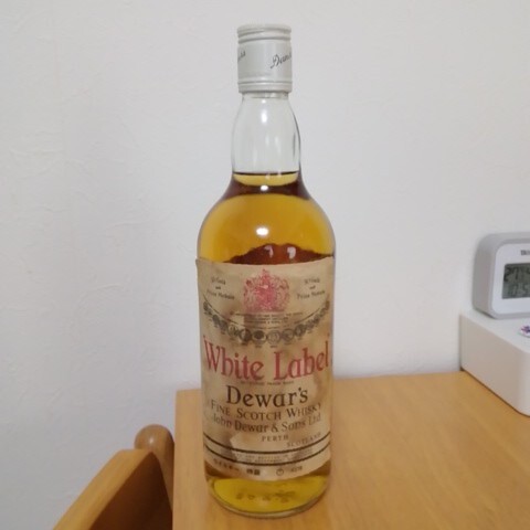 ★未開栓 デュワーズ ホワイトラベル ウイスキー 旧ボトル 黒紋章 白キャップ 特級 デュワーズ ホワイトラベル 【赤紋章】 Dewar's White