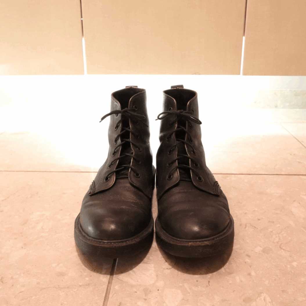 Yahoo!オークション -「ドクターマーチン 6ホール ブーツ」の