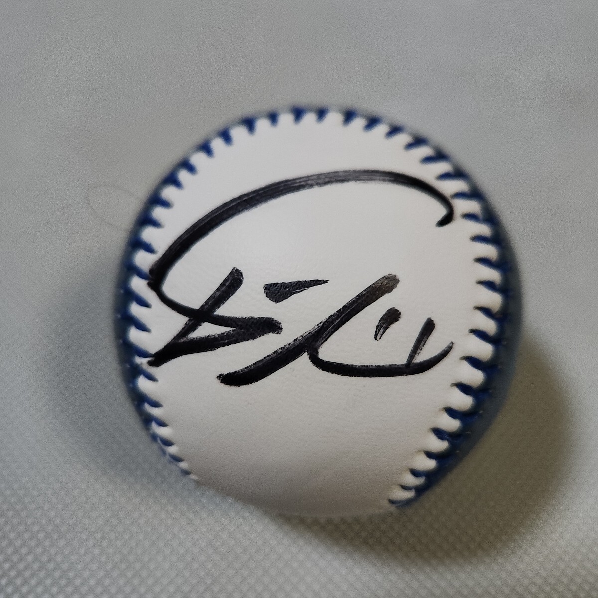 【公式ステッカー有】ダルビッシュ有 直筆サイン ボール 直筆】ダルビッシュ有選手サインボール - メルカリ