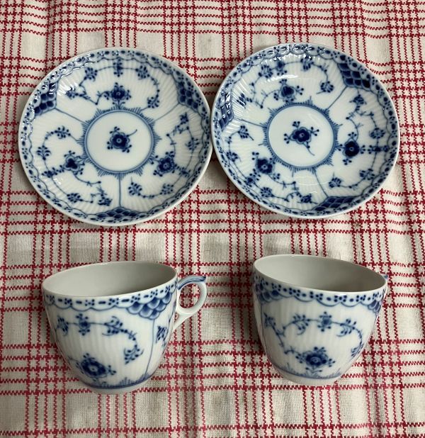 未使用☆ロイヤルコペンハーゲン　お皿 ロイヤルコペンハーゲン アルミニア トランクェーバー ティー