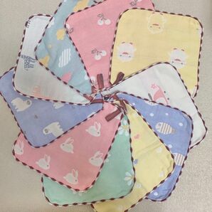 カラフル ハンカチタオル 10枚セット コットンガーゼ 紐付きループ イラスト 幼稚園 保育園 赤ちゃん 子ども 可愛い