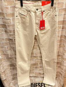 ★新品未使用/DIESEL/価格34100円★タグ付 メンズDIESEL オーバルディーロゴ ストレート デニム パンツ ホワイトベージュ 28