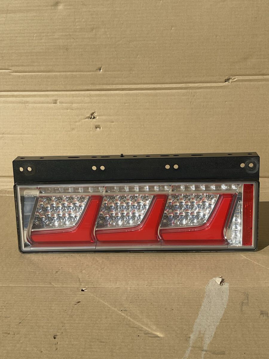 小糸製作所　220-11075 テールランプ左右セット　中古 2025年最新】Yahoo!オークション -220-11075の中古品・新品・未