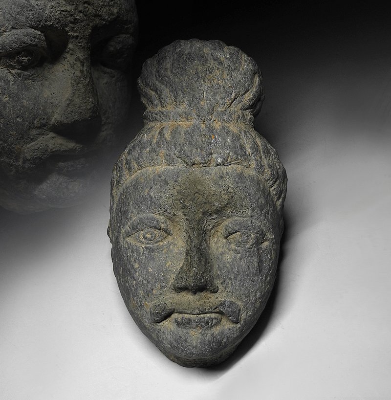 ガンダーラ 灰色片岩 仏手 gs111 ガンダーラ 仏手（菩薩手） 2～3世紀