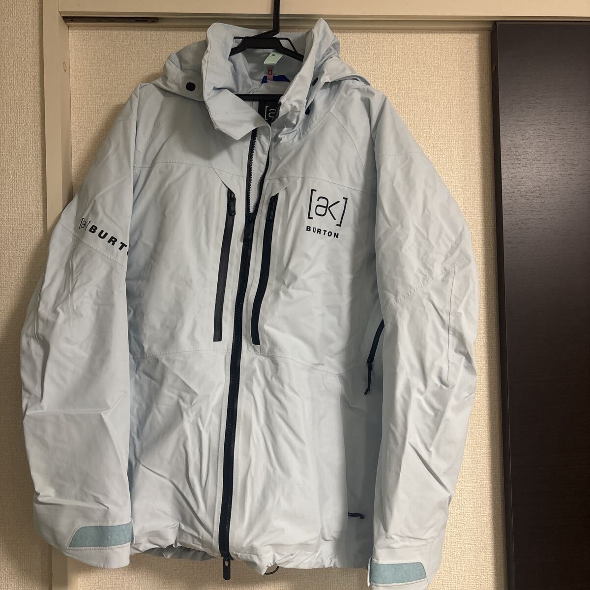 最高峰 BURTON AK バートン swash ホワイト ジャケット 20年製 最高峰 BURTON AK バートン swash ホワイト ジャケット 20年製