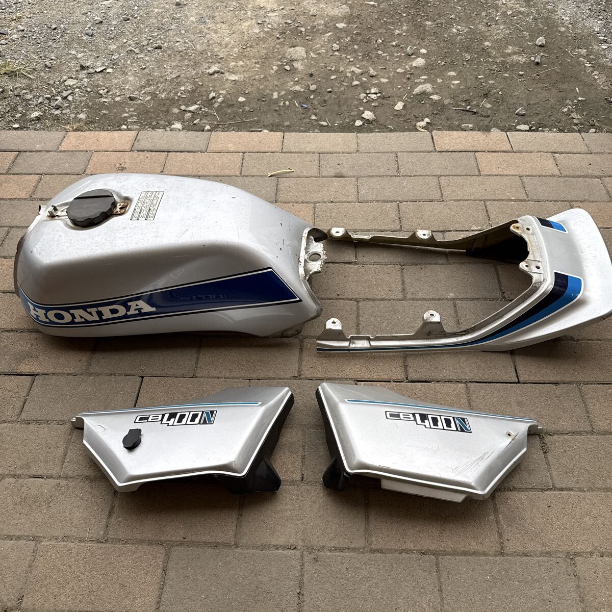 スーパーホーク3 cb400n純正テールカウル cb250n cb400n スーパーホーク3 羽テール テールカウル - メルカリ