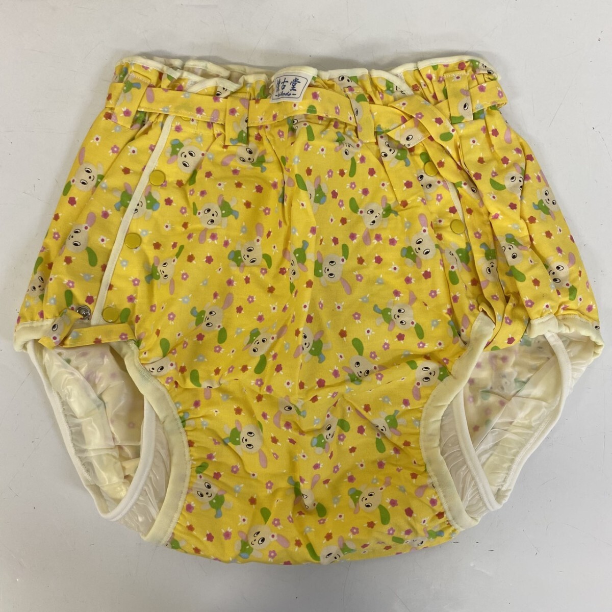 懐古　大人おむつカバー　Lサイズ　つるつる水玉柄　裏はソフトビニール　金属ホック 懐古 大人おむつカバー Lサイズ つるつる水玉柄 裏はソフト