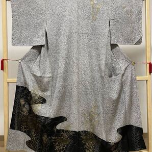 B◆着物くつろぎ 美品 英王室献上友禅作家 木下勝功 作家物 たたき染 菊模様 金銀彩 金駒刺繍 白黒 正絹 袷 訪問着 着物 仕立て上がり