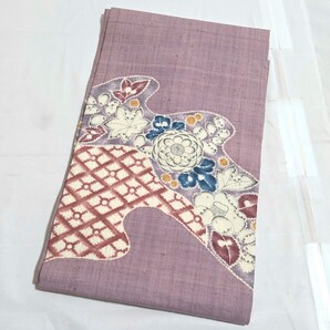 B◆着物くつろぎ 流れに辻が花模様 薄紫色 太鼓 紬 正絹 洒落帯 カジュアルな名古屋帯 送料無料 仕立て上がり リサイクル