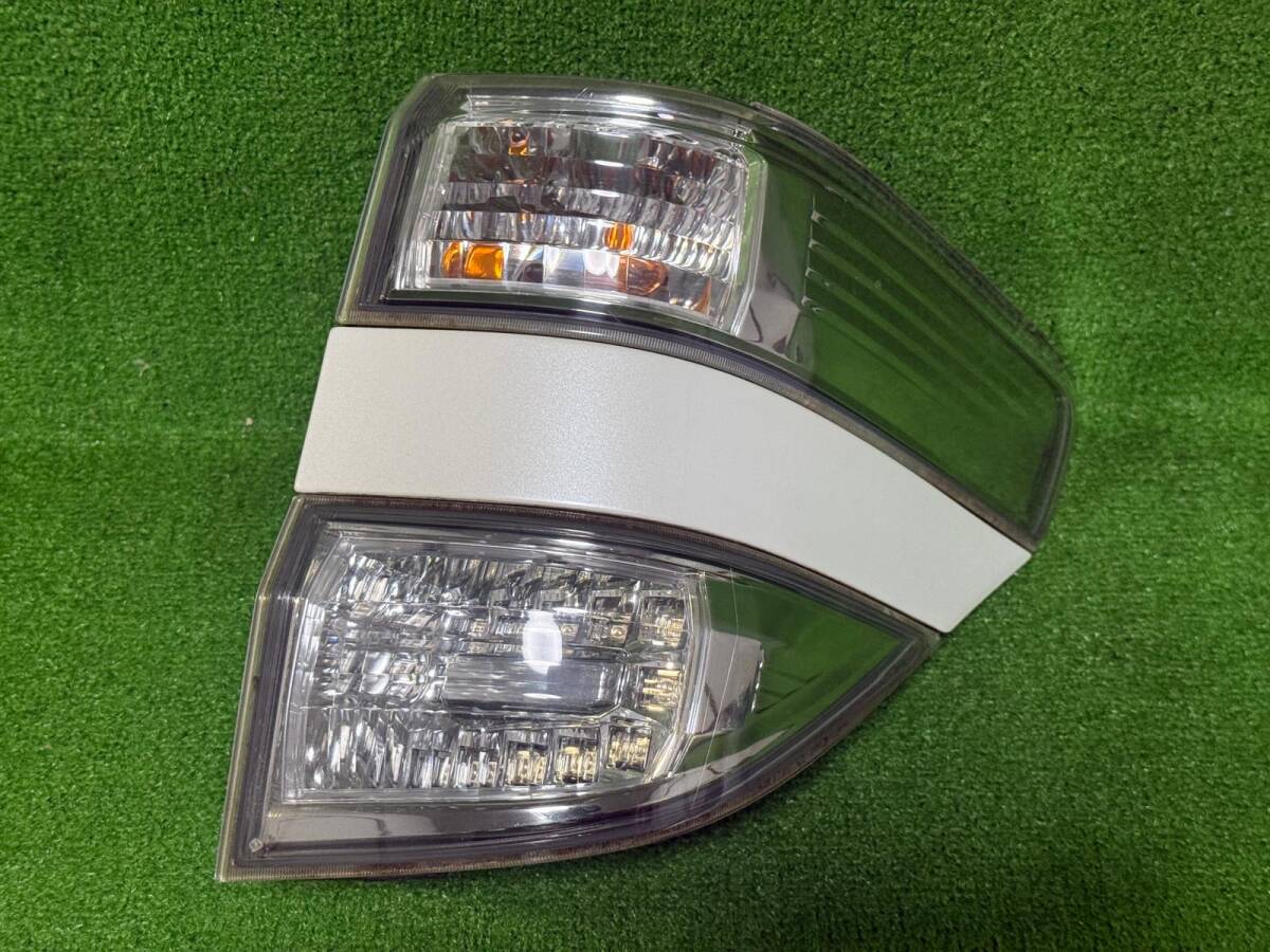 美品 20ヴェルファイア 純正テールライト テールランプ 左右セット 即日発送 2025年最新】Yahoo!オークション -ヴェルファイア テールランプ