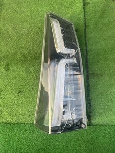 タントカスタム LA650S 左テールライト 純正 KOITO 220-69075 81561-B2440 LA660S テールランプ